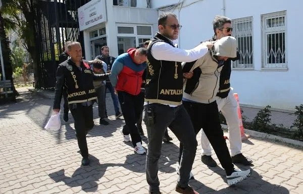 Alman boksör tartıştığı arkadaşını tek yumrukta öldürdü!