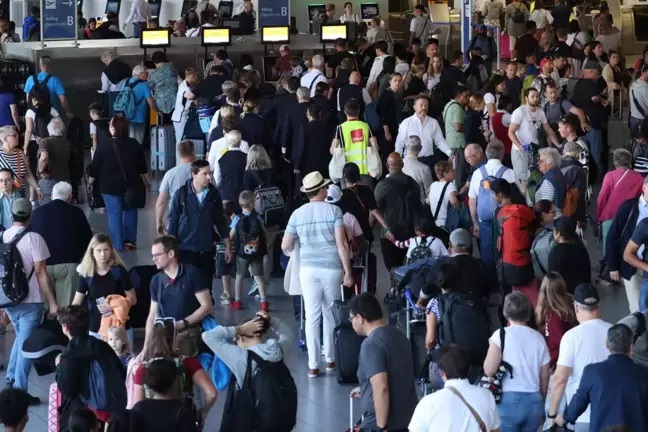 Almanya 13 bin Türk'ü sınır dışı edecek