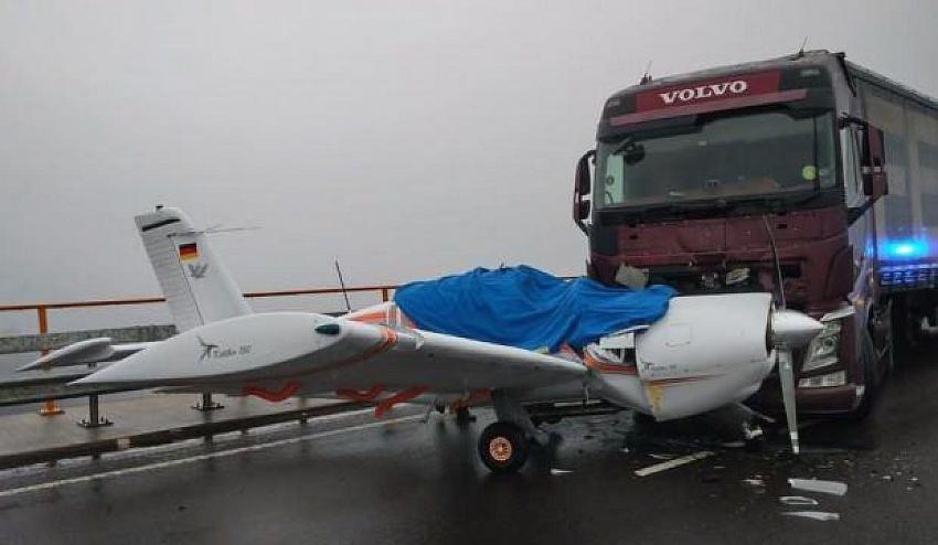 Almanya'da akılalmaz kaza! Uçak ile tır çarpıştı!