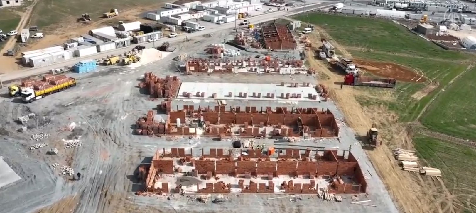 Altı dükkan, üstü daire dönemi kapanıyor