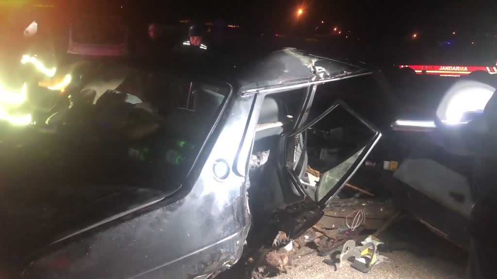 AMASYA - 3 aracın karıştığı kazada 2 kişi öldü, 8 kişi yaralandı