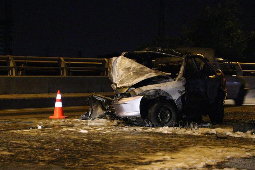 Ankara'da çarpmanın ardından alev alan otomobilin sürücüsü hayatını kaybetti
