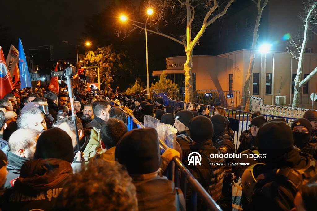 Ankara'da izinsiz gösteriye müdahalede bulunan 5 polis yaralandı