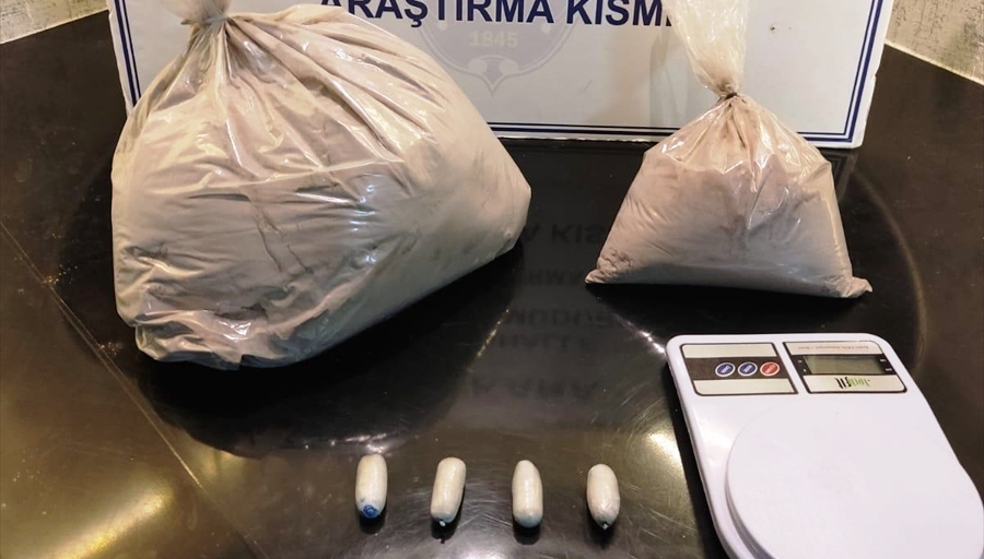 Ankara'da Midelerindeki uyuşturucu Ameliyatla  alındı