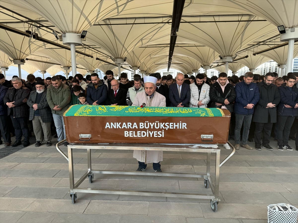 Ankara'da sınıf arkadaşının bıçakladığı lise öğrencisi son yolculuğuna uğurlandı