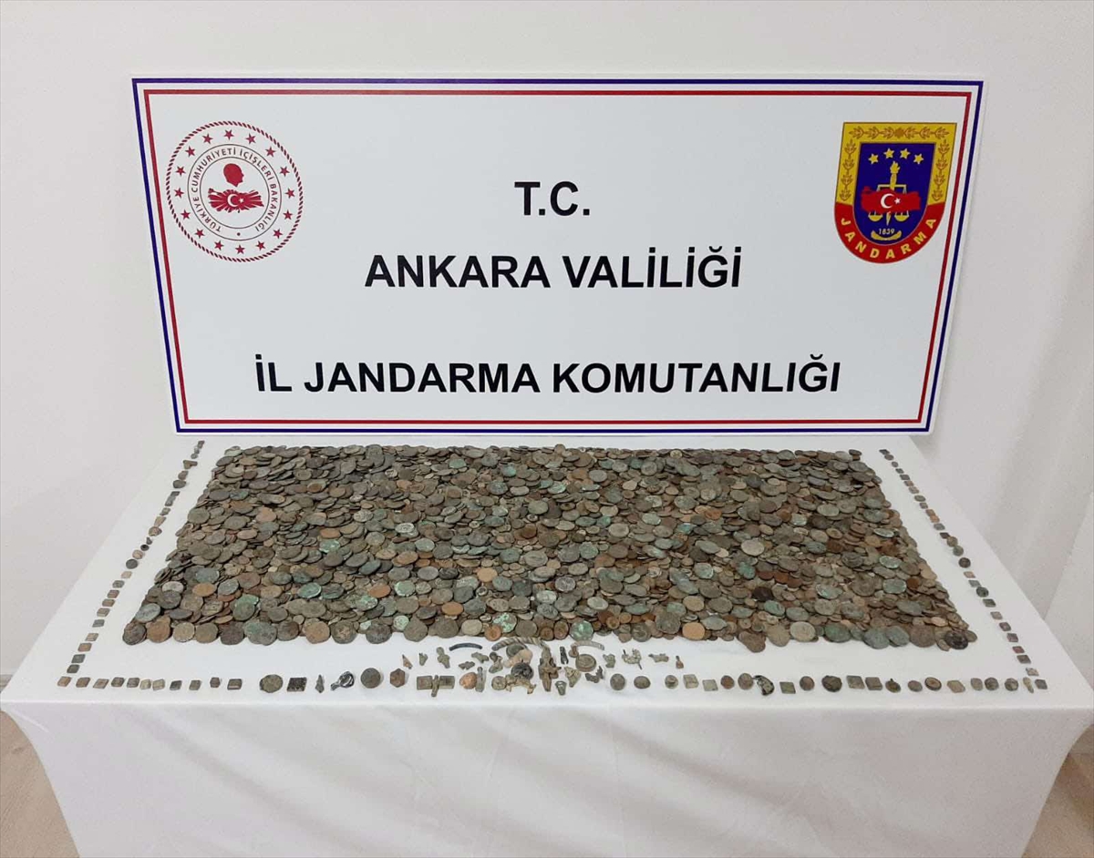 Ankara'da tarihi eser operasyonunda 5 bin 715 sikke ele geçirildi