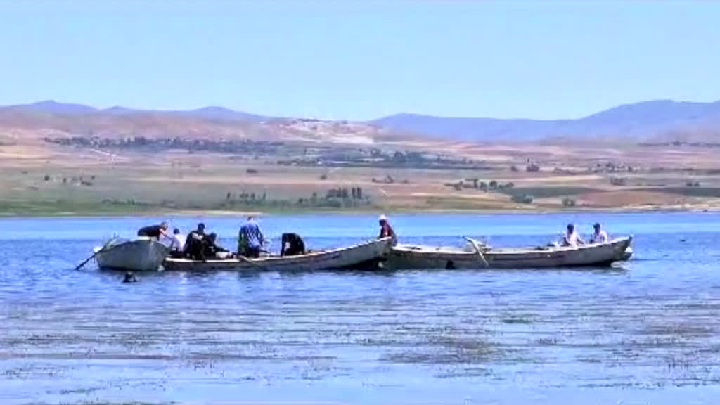ANKARA - Eşiyle ağ çekerken gölete düşen balıkçı boğuldu