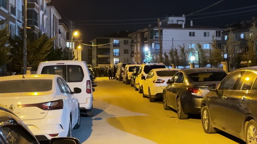 ANKARA - Kardeşinin sevgilisi olduğu iddia edilen kişiyi silahla öldüren şüpheli gözaltına alındı