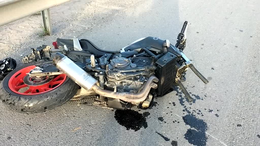 ANTALYA - Bariyere çarpan motosikletin sürücüsü öldü