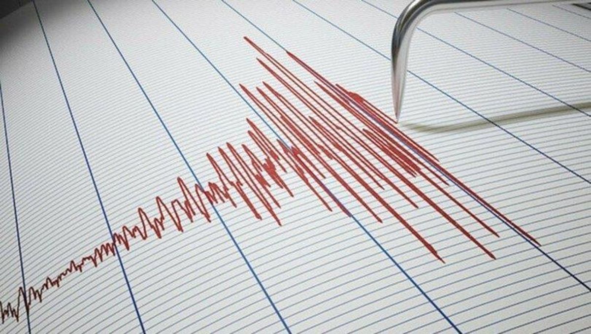 Antalya'da 4.1 büyüklüğünde deprem! Çevre illerden de hissedildi