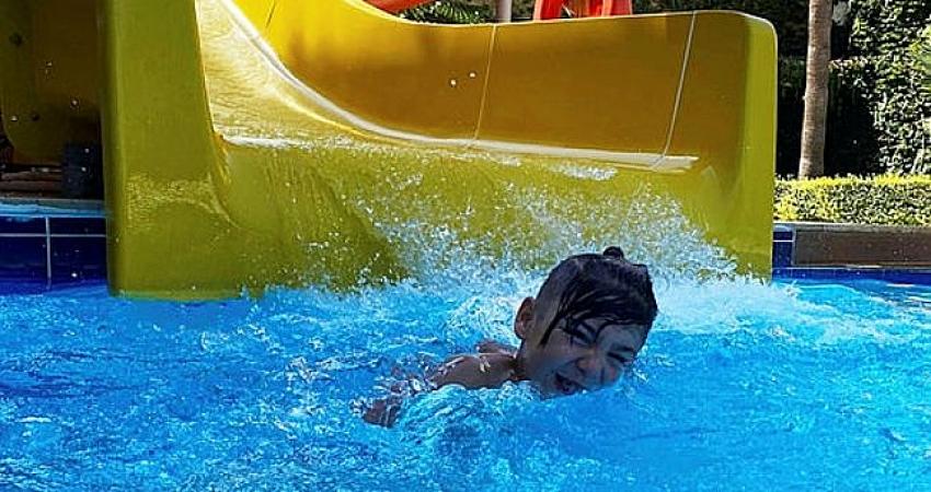 Antalya'da 8 yaşındaki çocuk otel havuzunda boğuldu