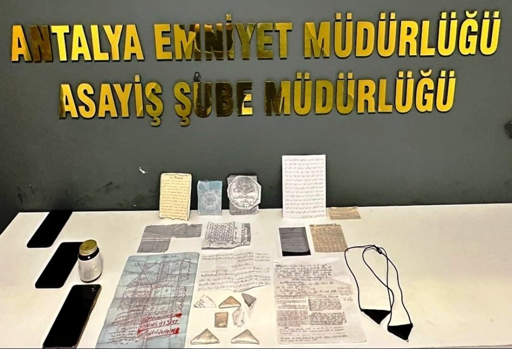 Antalya'da  Dolandırıcılık ve Cinsel Saldırı Suçlamaları  üfürükçü  hocalar  Tutuklandı: