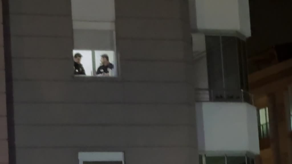 Antalya'da uyuşturucu bağımlısı olduğu iddia edilen kişi anne ve babasını rehin aldı