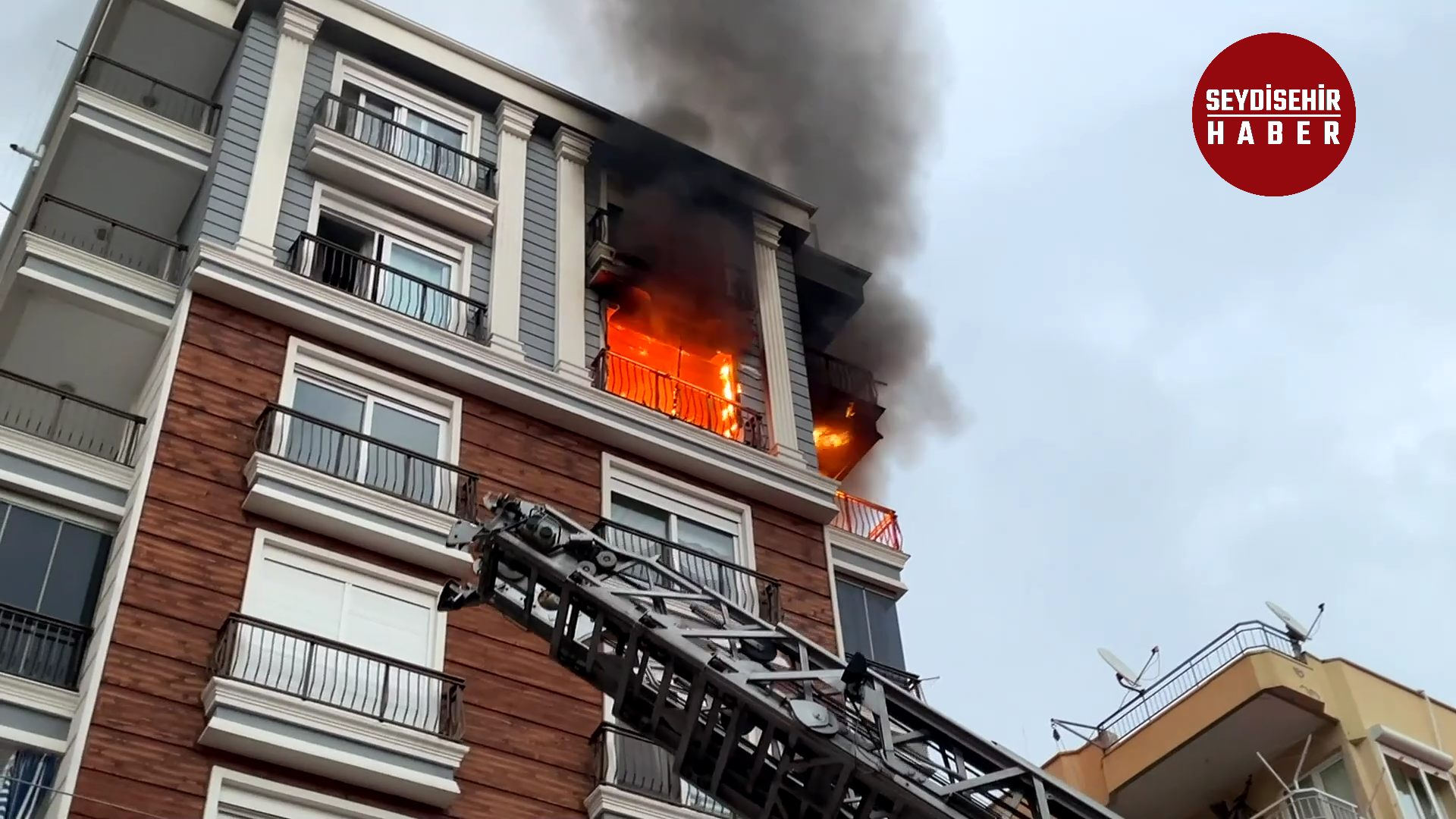 Antalya'da yangın Tartıştığı anneannesi ile teyzesini eve kilitleyip ölüme terk etmiş