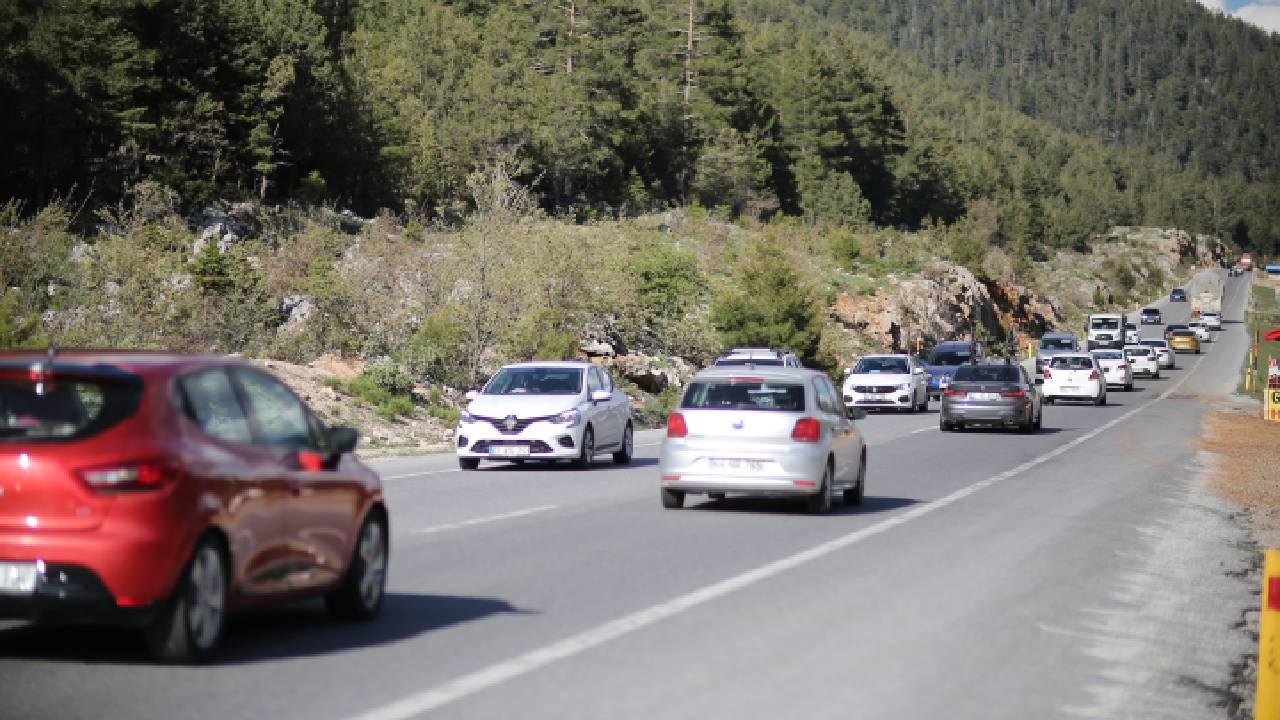 Antalya-Konya kara yolunda bayram trafiği yoğunluğu