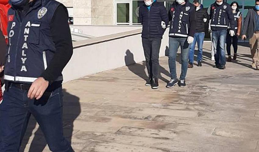 Antalya merkezli 3 ilde "hayali konteyner" operasyonunda 2 tutuklama