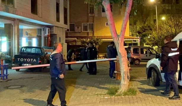 Antalya'nın Alanya ilçesinde çıkan kavgada 11 kişi yaralandı.