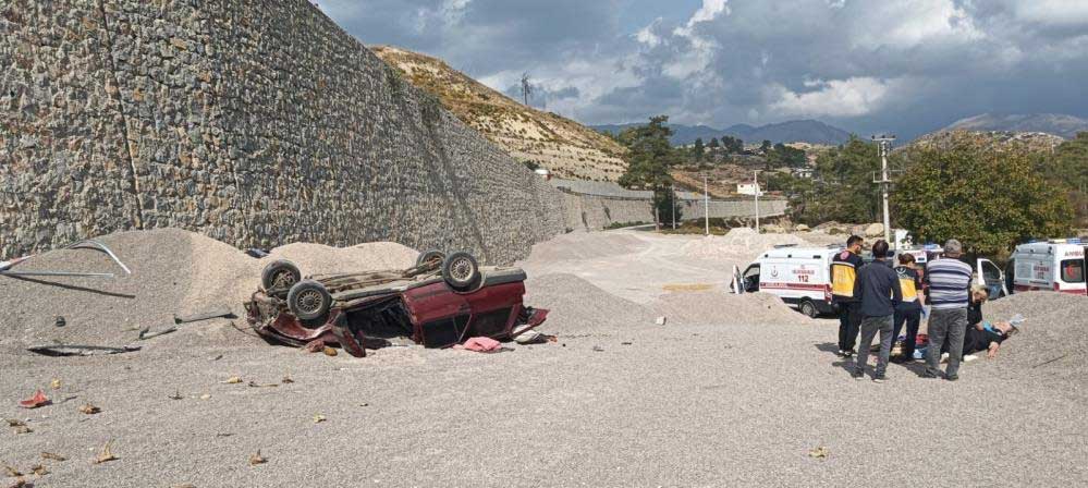 Antalya Seydişehir yolunda  otomobil şarampole uçtu: 4 yaralı