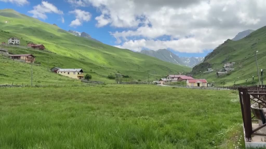 Anzer Yaylası'nda sahte bal protestosu düzenlendi