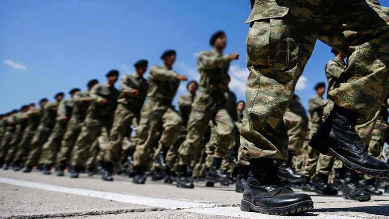 Askere  Akıllı Telefon  yasak! Bedelli askerlik ne kadar oldu?