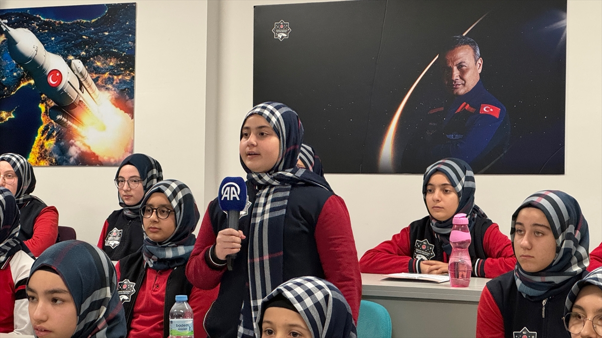 Astronot Gezeravcı, Konya  öğrencilerle telsizle görüştü: