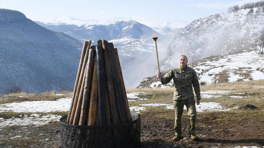 Azerbaycan Cumhurbaşkanı Aliyev, Şuşa'da Nevruz ateşini yaktı