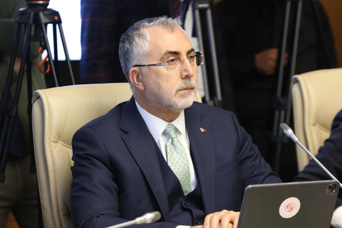 Bakan Işıkhan açıkladı: Doğum izninin artırılması çalışmalarına başladık