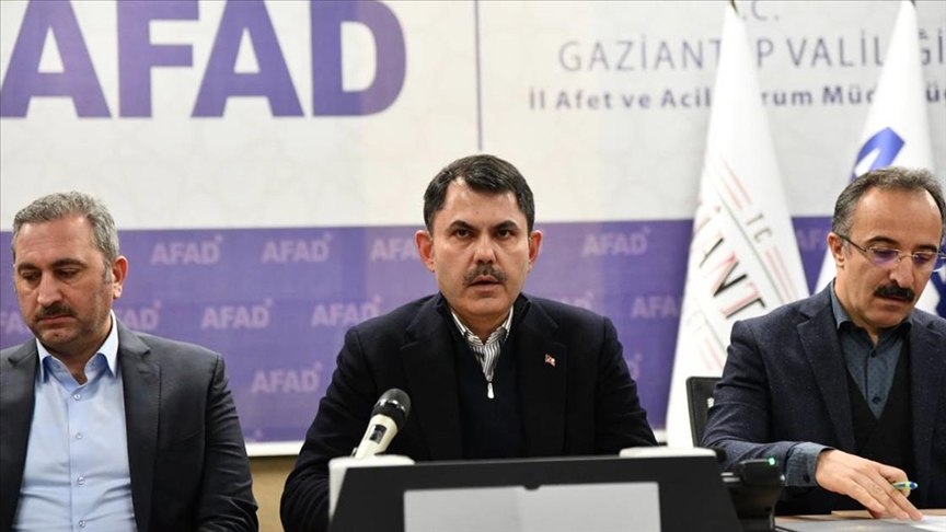 Bakan Kurum: Vatandaşlarımız Adana-Gaziantep Otoyolu'nu kullanabilirler, D-400 sadece yardım hizmetlerinde kullanılacak