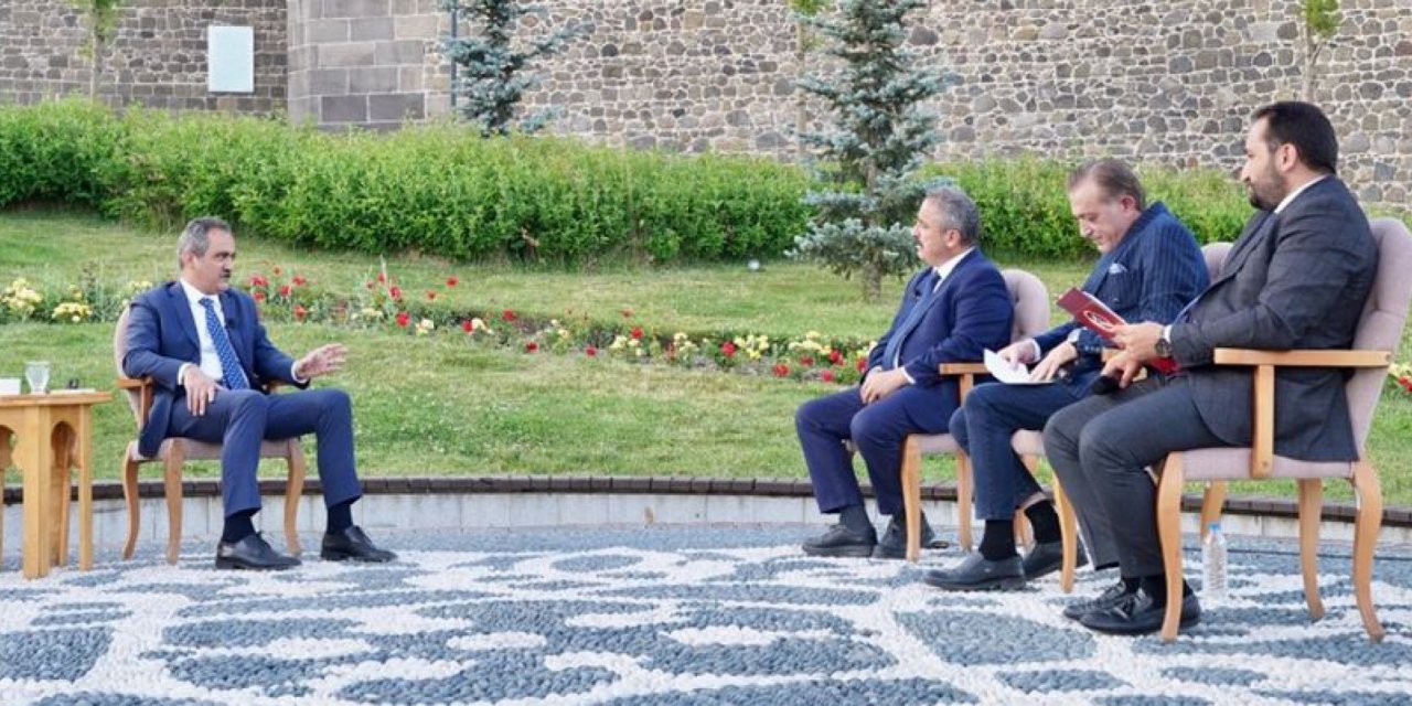 Bakan Özer: 20 Bin öğretmen 1 Eylül'de görevlerine başlayacak