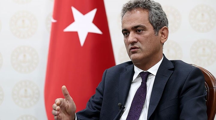 Bakan Özer: Okullar bir hafta daha tatil edildi