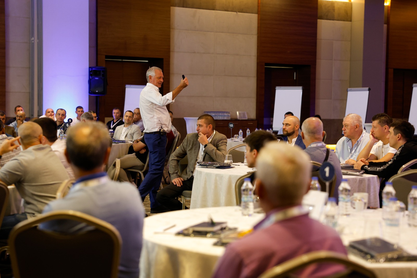 Başarılı Bir Bayi Toplantısı Nasıl Organize Edilir?