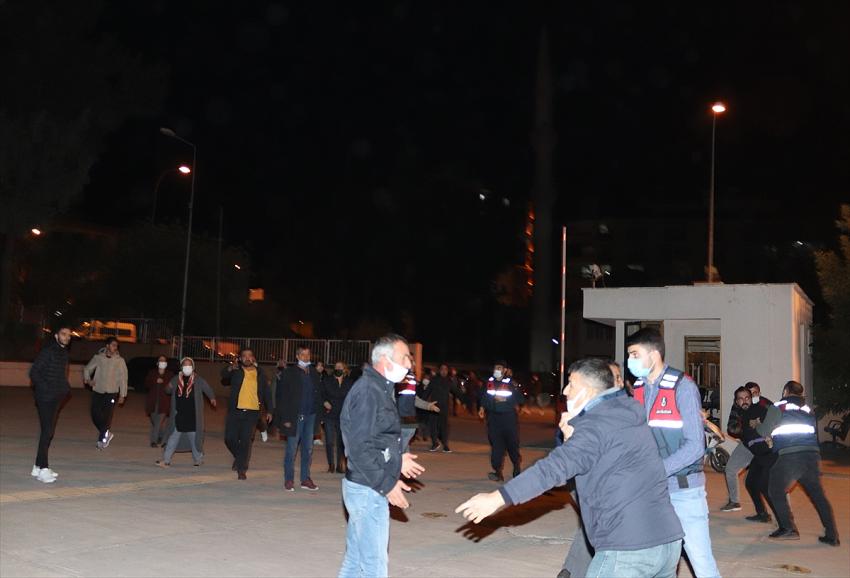 BAŞINDAN TABANCAYLA VURULUP ÇALILIKLARA SAKLANMIŞ