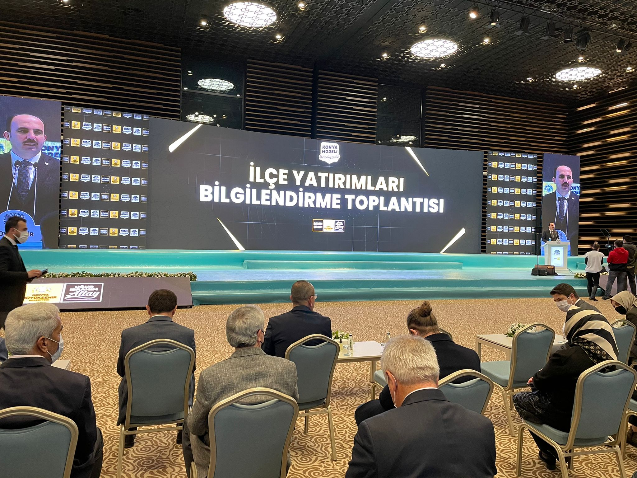 Başkan Altay, 28 ilçede  yatırımları değerlendirdi.