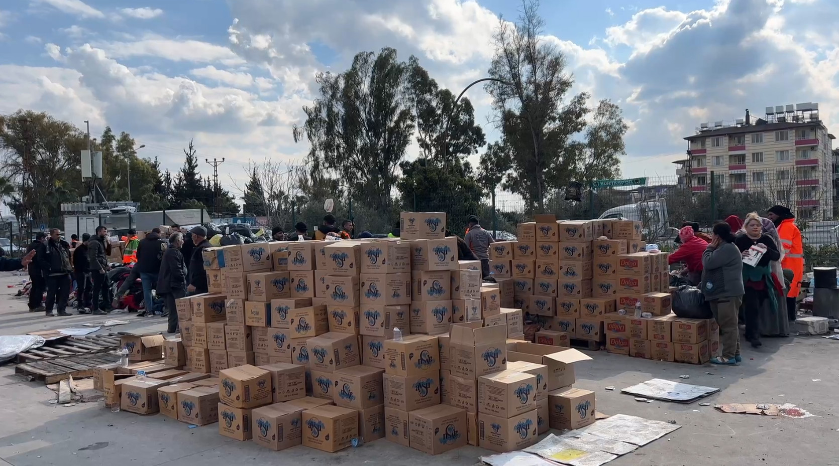 Başkan Altay: “Konya’dan Gönderilen Yardımları En Hızlı Şekilde İhtiyaç Sahiplerine Ulaştırıyoruz”