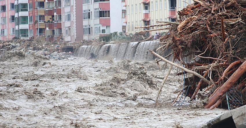 Batı Karadeniz'de sel felaketi: 3 ilde 70 can kaybı