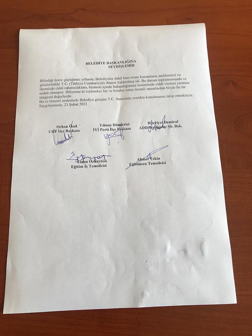 BELEDİYENİN GİRİŞİNE T.C. YAZILMASI İÇİN GİRİŞİM BAŞLATILDI 