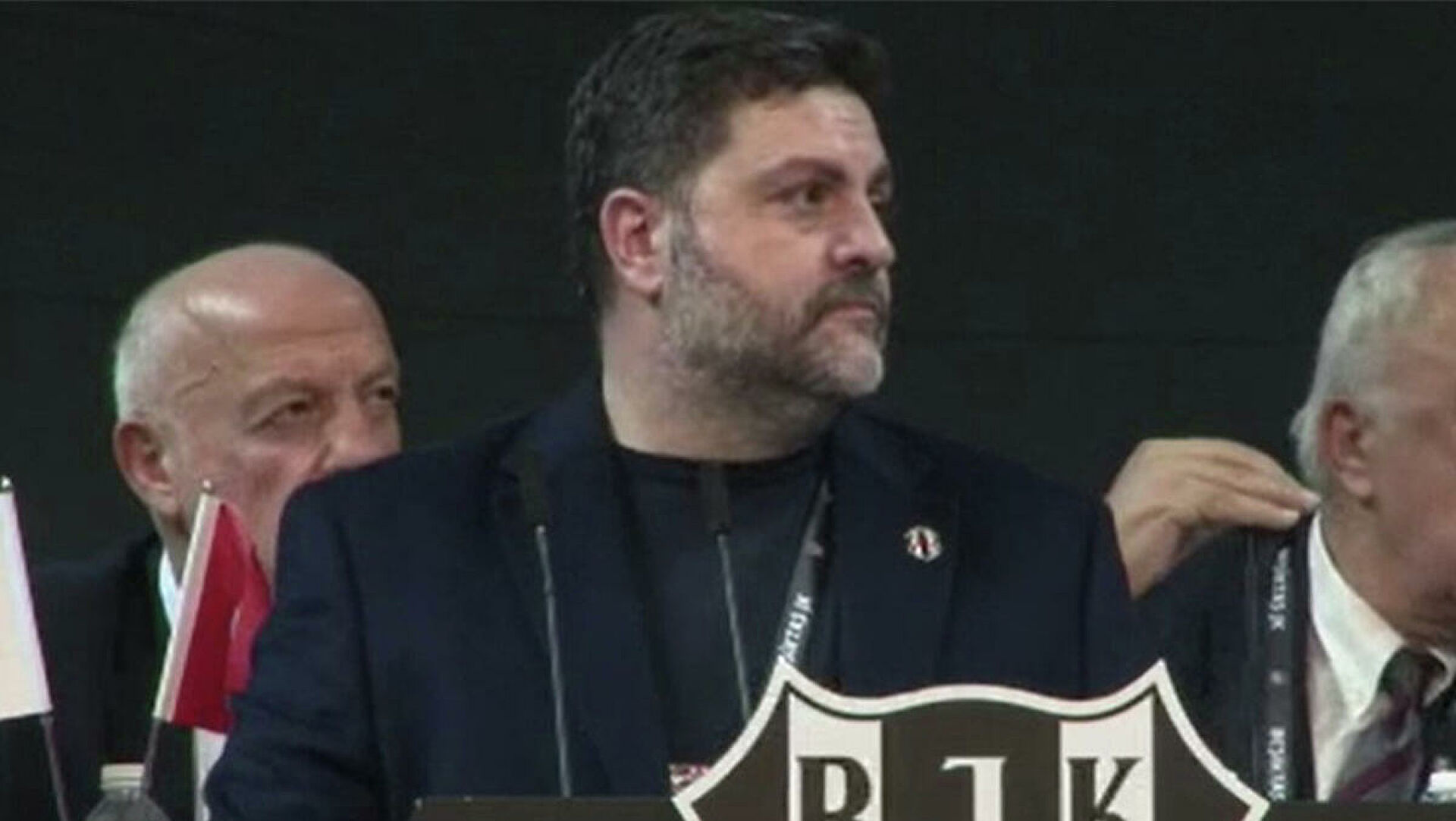 Beşiktaş'ın eski yöneticisi Şafak Mahmutyazıcıoğlu silahlı saldırıda öldürüldü