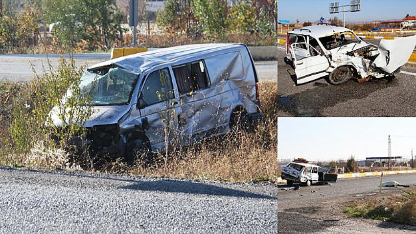 Beyşehir'de  2  araç çarpıştı! 1  Ölü 3 yaralı