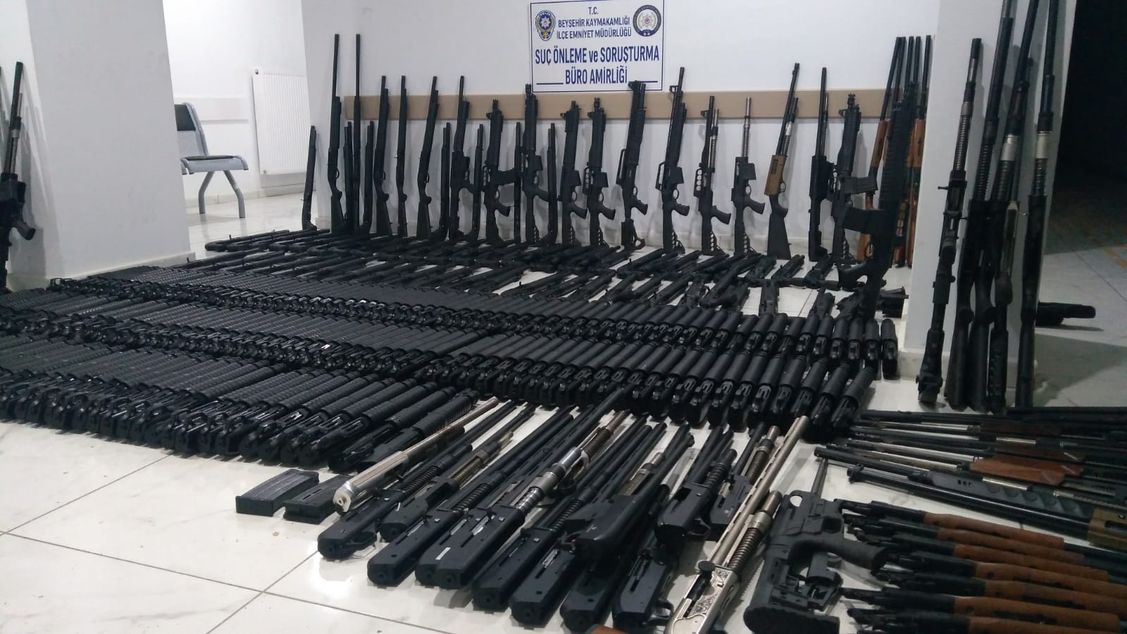 BEYŞEHİR’DE KAÇAK 304 ADET TÜFEK ELE GEÇİRİLDİ