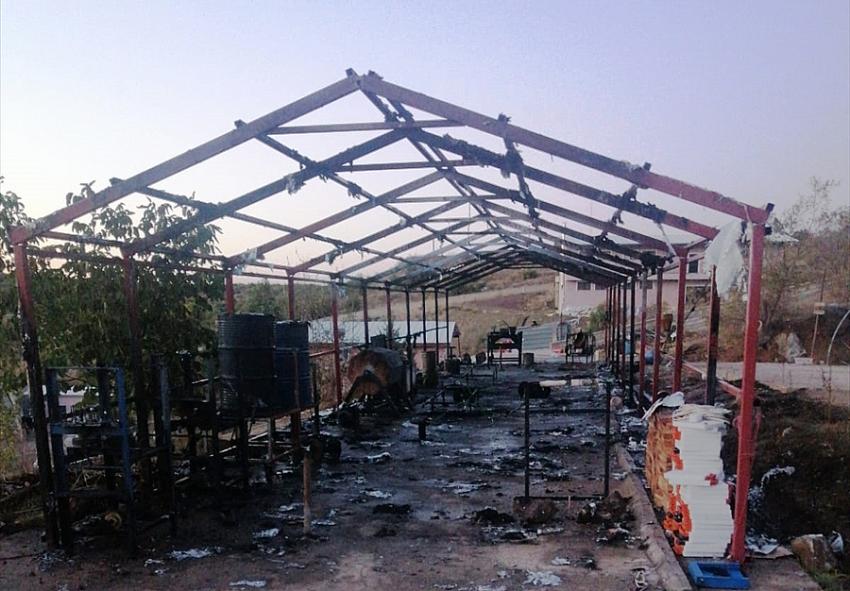 Beyşehir'de kimyasal boya bulunan çadırda çıkan yangında 2 kişi yaralandı