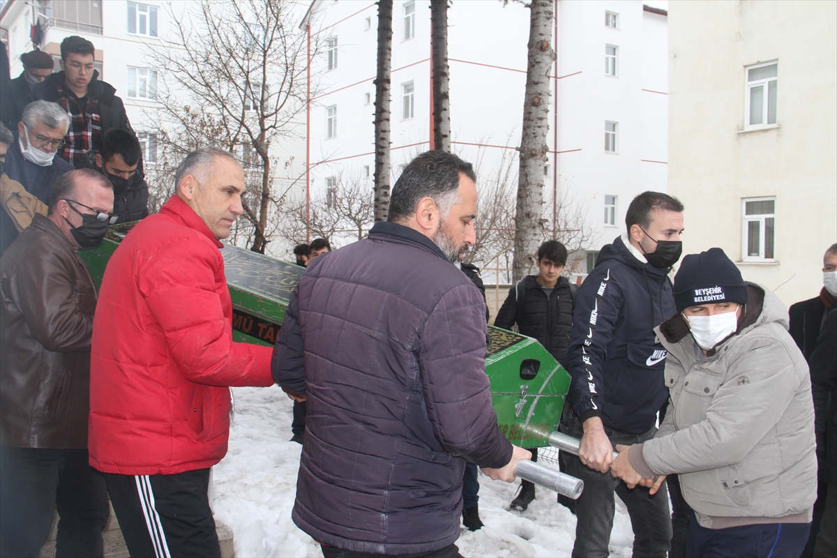Beyşehir'de lise öğretmeni evinde ölü bulundu