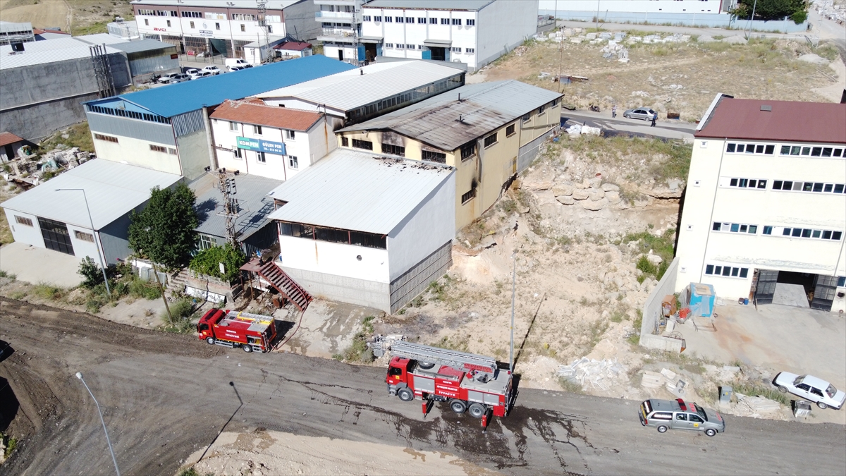 Beyşehir'de silah fabrikasında çıkan yangın söndürüldü