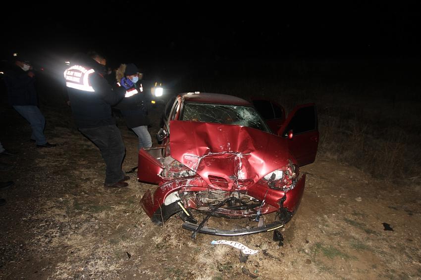Beyşehir'de yolcu otobüsü ile otomobil çarpıştı 1 kişi öldü