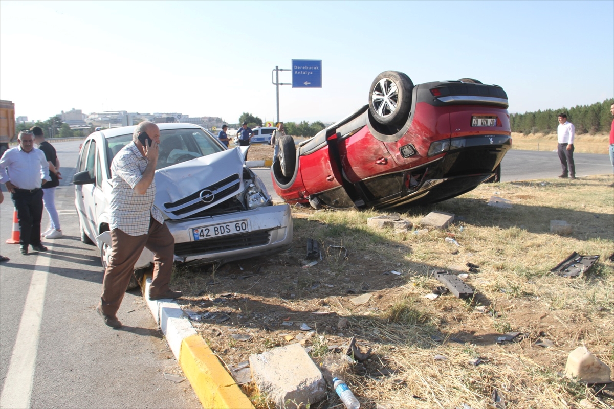 Beyşehir Seydişehir karayolunda  iki otomobil çarpıştı, 6 kişi yaralandı