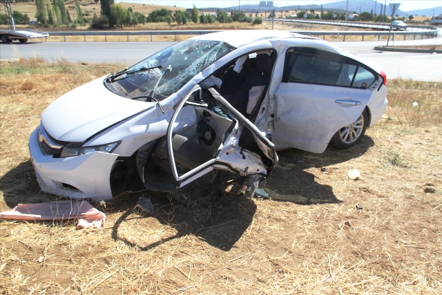 Beyşehir Seydişehir yolunda trafik kazasında 3 kişi yaralandı