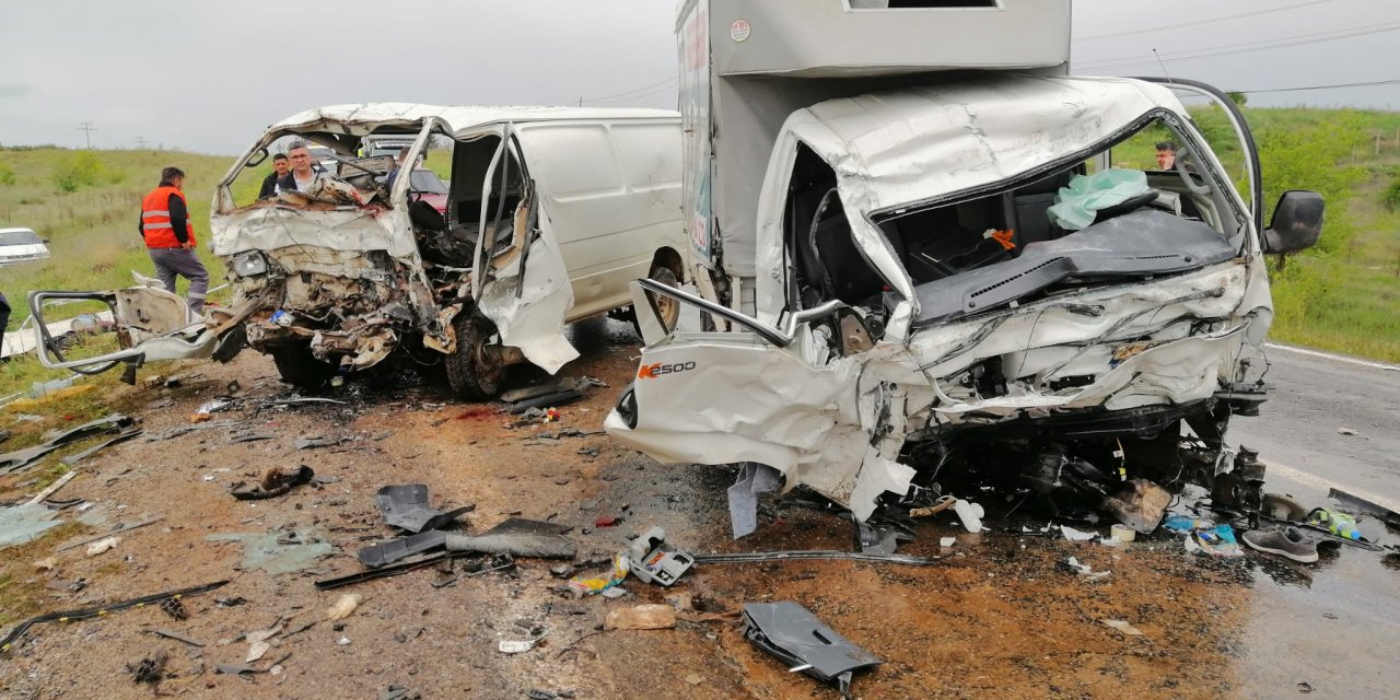 Beyşehirdeki i kazada yaralanan genç hayata tutunamadı