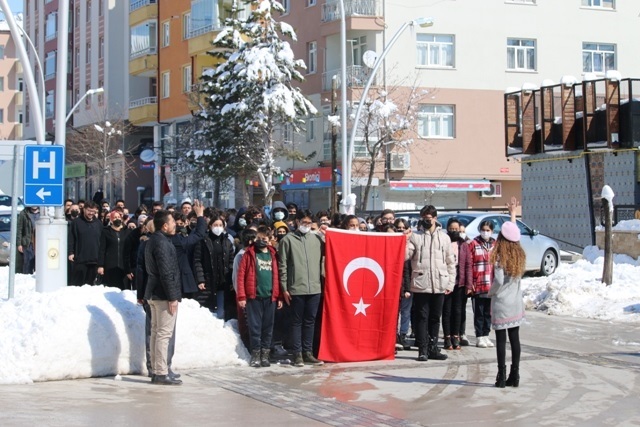 BİLGİ EĞİTİM    KURUMU   ÖĞRENCİLERİNDEN   ÖRNEK DAVRANIŞ.