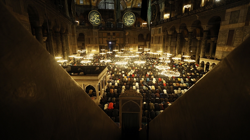 ''Bin aydan daha hayırlı'' Kadir Gecesi idrak ediliyor