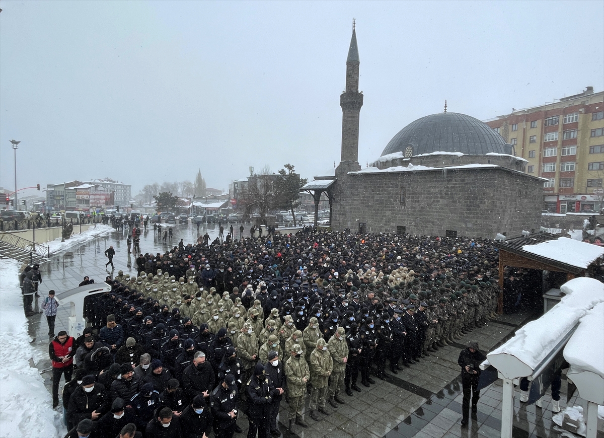 Bingöl’de şehit olan polis memuru Birol İli son yolculuğuna uğurlandı