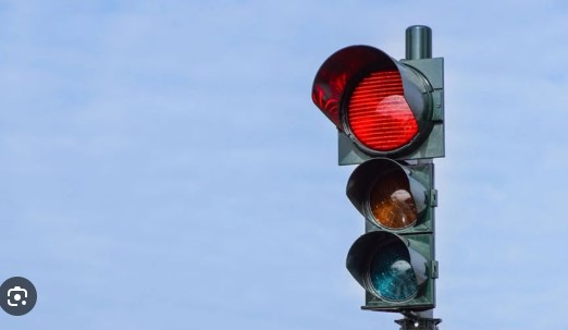 Bir yılda 6 kez kırmızı ışık ihlali yapanların ehliyeti iptal edilecek